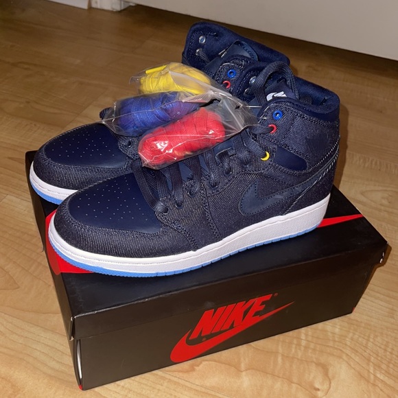 Air Jordan Denim 1 Retro High BG Size 5 - Picture 3 of 9